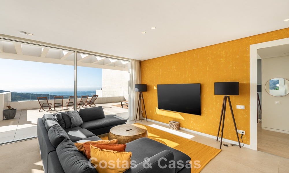 Penthouse moderne, prêt à emménager, avec vue sur la mer, à vendre, dans une resort de luxe près de Marbella 780748