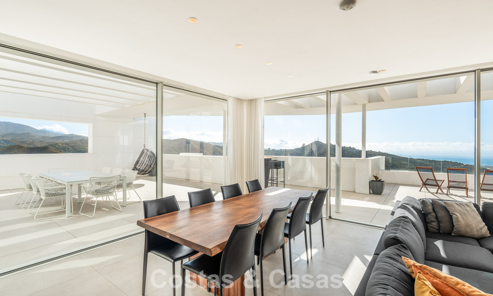 Penthouse moderne, prêt à emménager, avec vue sur la mer, à vendre, dans une resort de luxe près de Marbella 780752