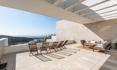 Penthouse moderne, prêt à emménager, avec vue sur la mer, à vendre, dans une resort de luxe près de Marbella 780753