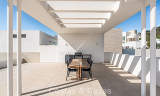 Penthouse moderne, prêt à emménager, avec vue sur la mer, à vendre, dans une resort de luxe près de Marbella 780760 