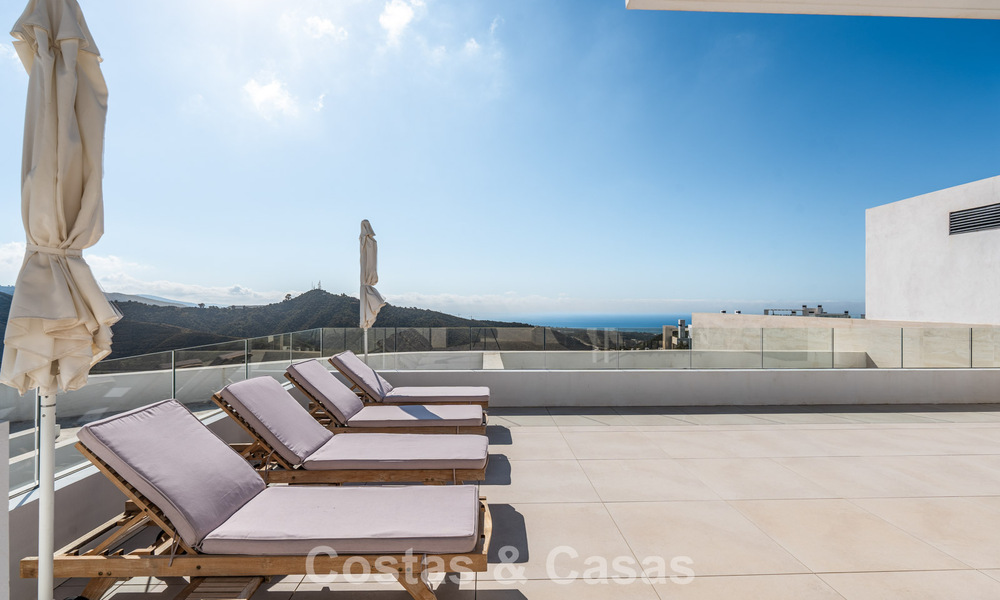 Penthouse moderne, prêt à emménager, avec vue sur la mer, à vendre, dans une resort de luxe près de Marbella 780761