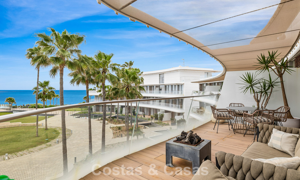 Appartement luxueux et moderne avec vue sur la mer à vendre directement sur la plage à Estepona, Costa del Sol 780771
