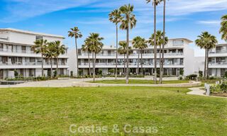 Appartement luxueux et moderne avec vue sur la mer à vendre directement sur la plage à Estepona, Costa del Sol 780773 