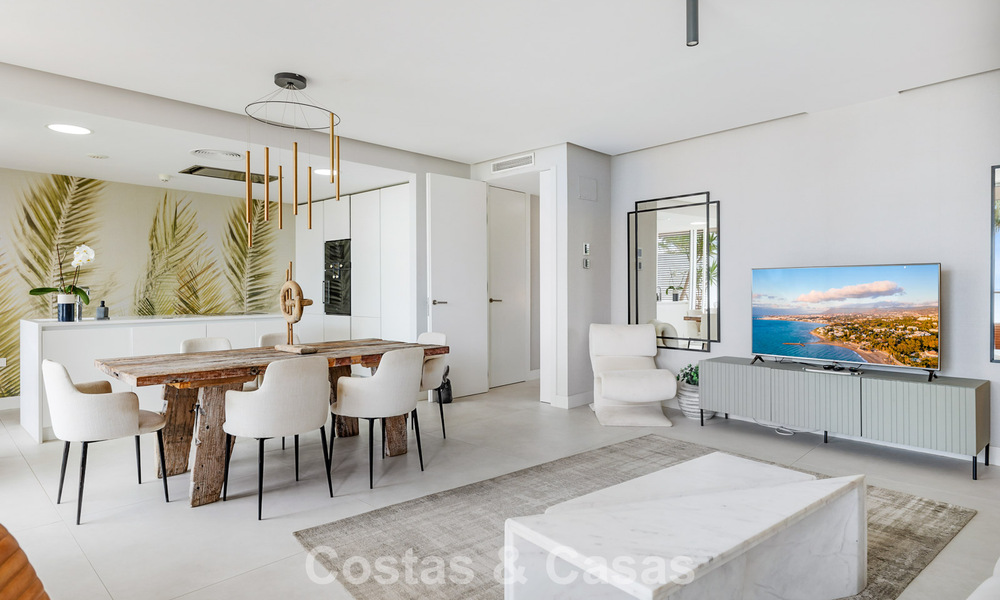 Appartement luxueux et moderne avec vue sur la mer à vendre directement sur la plage à Estepona, Costa del Sol 780776