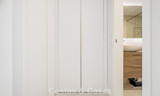 Appartement luxueux et moderne avec vue sur la mer à vendre directement sur la plage à Estepona, Costa del Sol 780791 