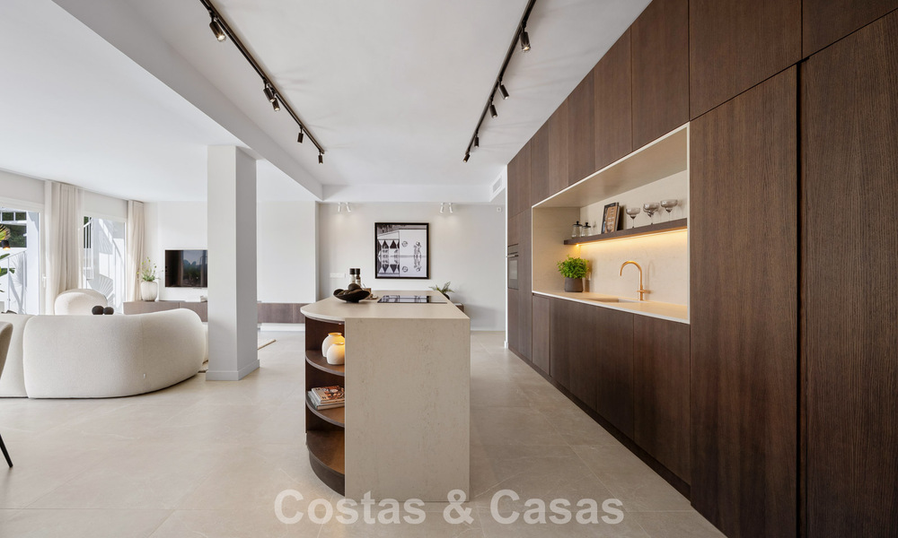 Maison de ville rénovée à vendre dans l'enclave de golf populaire d'Aloha Golf, Nueva Andalucia, Marbella 780855