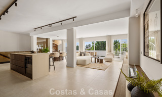 Maison de ville rénovée à vendre dans l'enclave de golf populaire d'Aloha Golf, Nueva Andalucia, Marbella 780857 