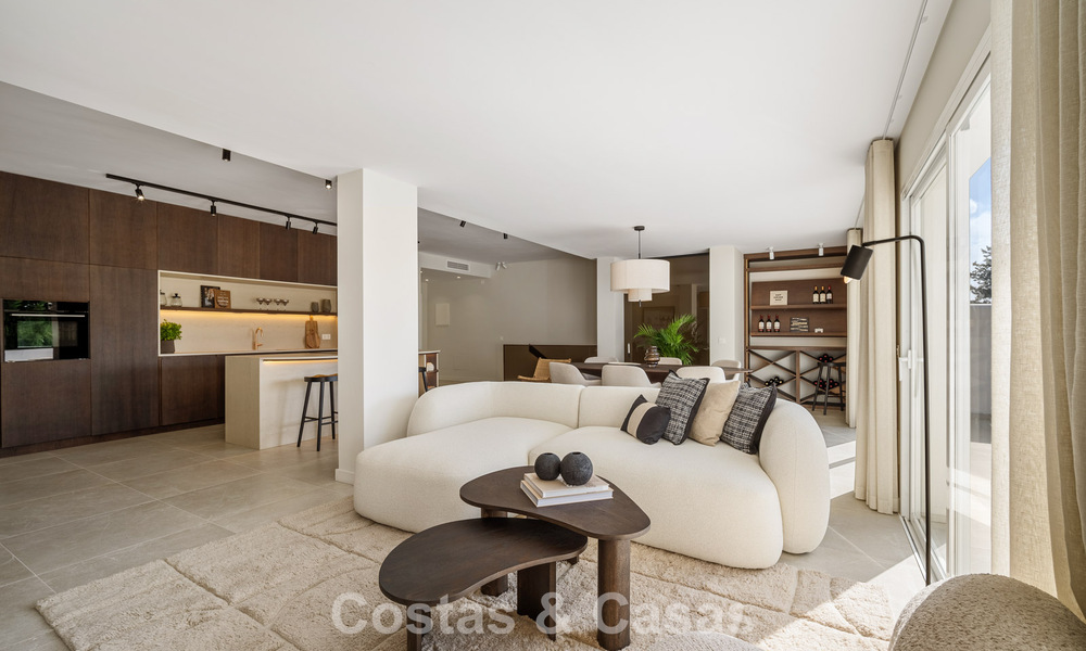 Maison de ville rénovée à vendre dans l'enclave de golf populaire d'Aloha Golf, Nueva Andalucia, Marbella 780861