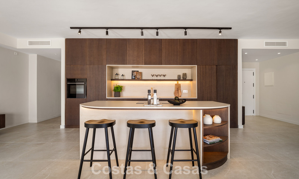 Maison de ville rénovée à vendre dans l'enclave de golf populaire d'Aloha Golf, Nueva Andalucia, Marbella 780863