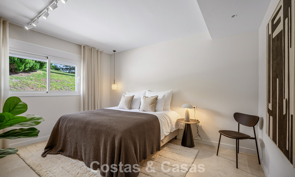 Maison de ville rénovée à vendre dans l'enclave de golf populaire d'Aloha Golf, Nueva Andalucia, Marbella 780868