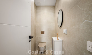 Maison de ville rénovée à vendre dans l'enclave de golf populaire d'Aloha Golf, Nueva Andalucia, Marbella 780871 