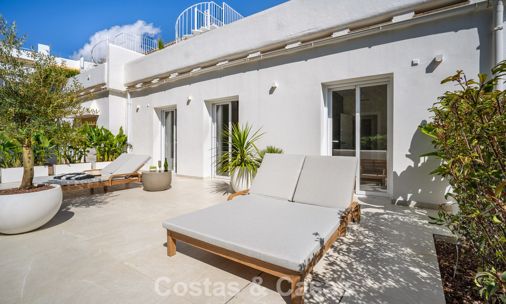 Maison de ville rénovée à vendre dans l'enclave de golf populaire d'Aloha Golf, Nueva Andalucia, Marbella 780889