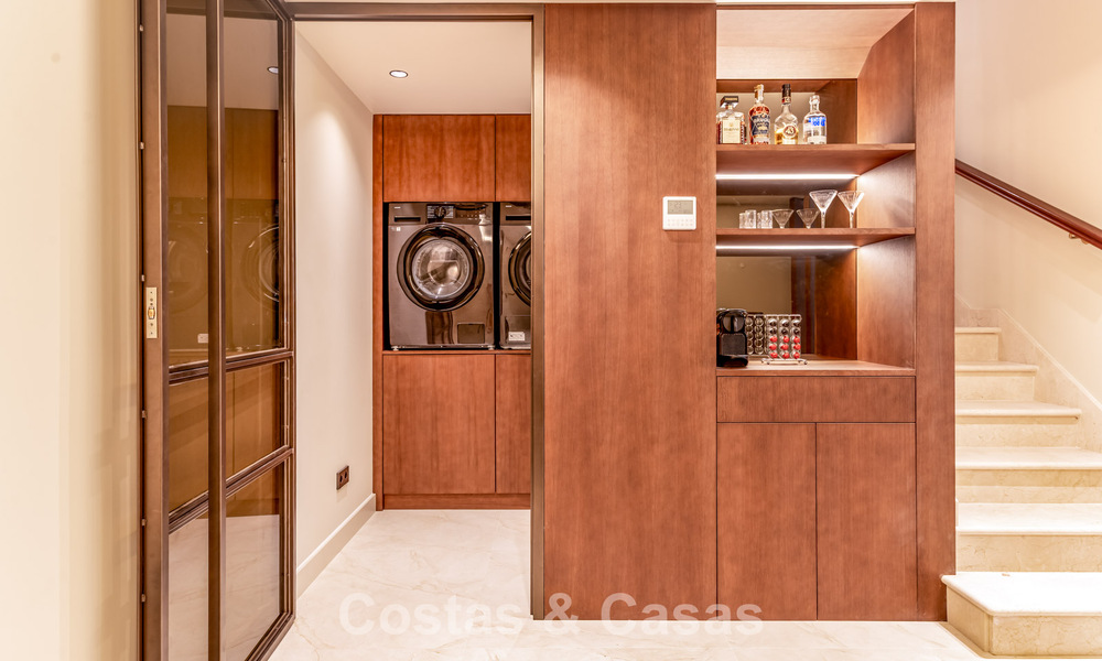 Luxueuse maison de ville rénovée de style méditerranéen à vendre sur le Golden Mile de Marbella 782940