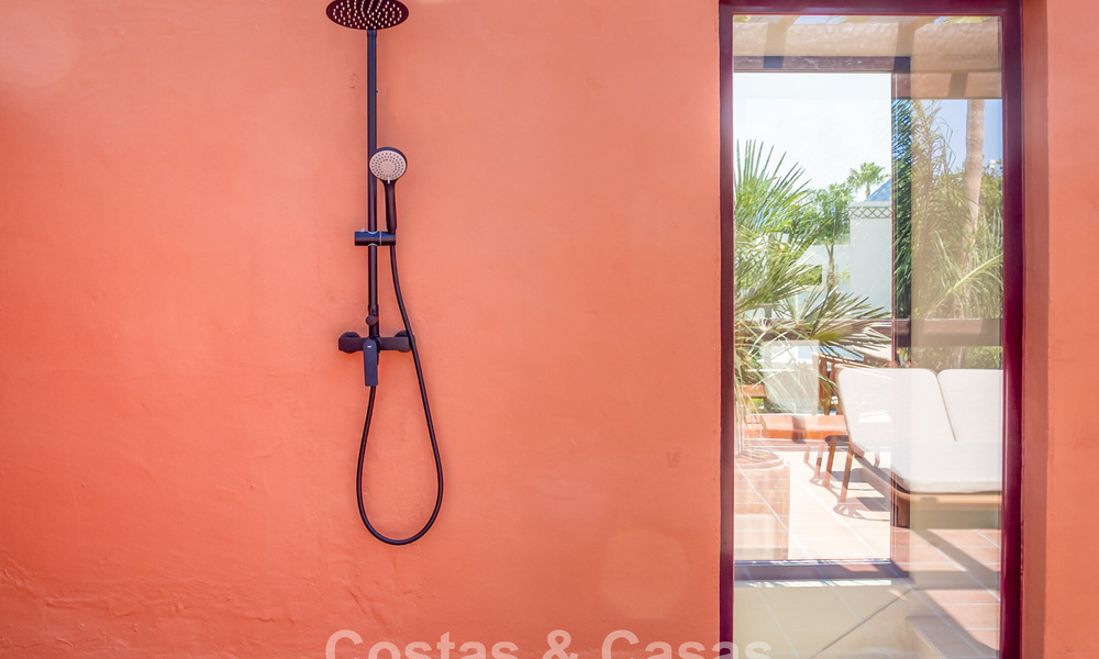 Luxueuse maison de ville rénovée de style méditerranéen à vendre sur le Golden Mile de Marbella 782947