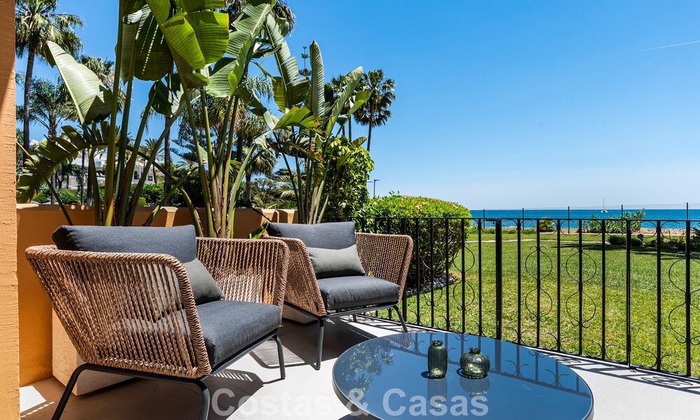 Appartement de plage, prêt à emménager, avec vue imprenable sur la mer, à vendre dans l'ouest d'Estepona 781075