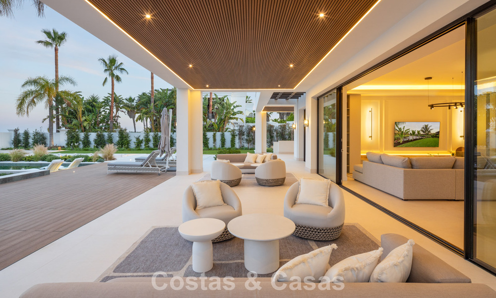 Villa de luxe exclusive à l'architecture andalouse moderne à vendre avec vue panoramique sur la mer à Marbella - Benahavis 781172