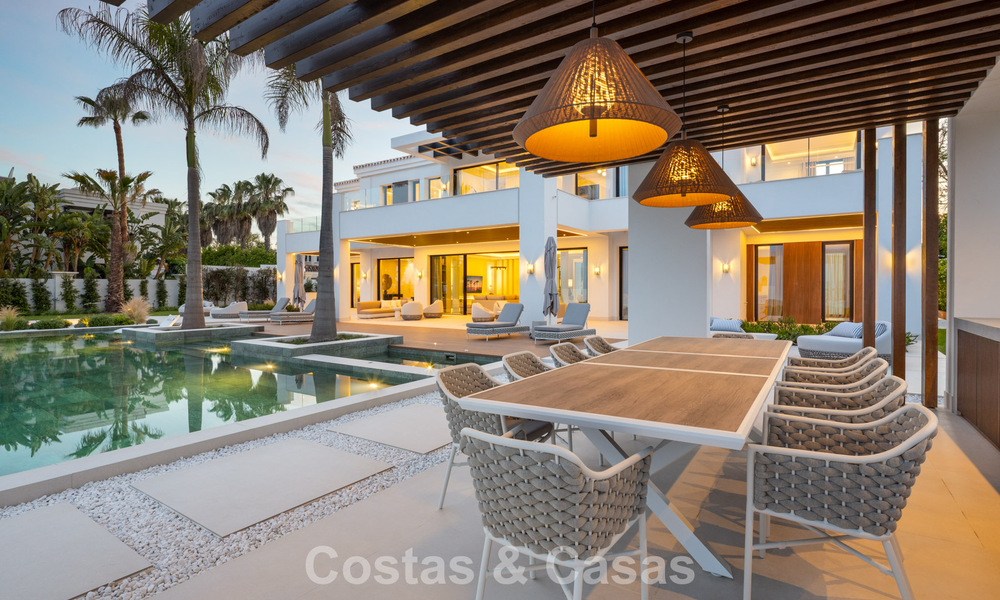 Villa de luxe exclusive à l'architecture andalouse moderne à vendre avec vue panoramique sur la mer à Marbella - Benahavis 781174