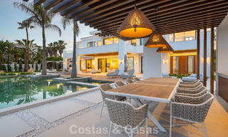 Villa de luxe exclusive à l'architecture andalouse moderne à vendre avec vue panoramique sur la mer à Marbella - Benahavis 781174 