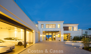 Villa de luxe exclusive à l'architecture andalouse moderne à vendre avec vue panoramique sur la mer à Marbella - Benahavis 781178 