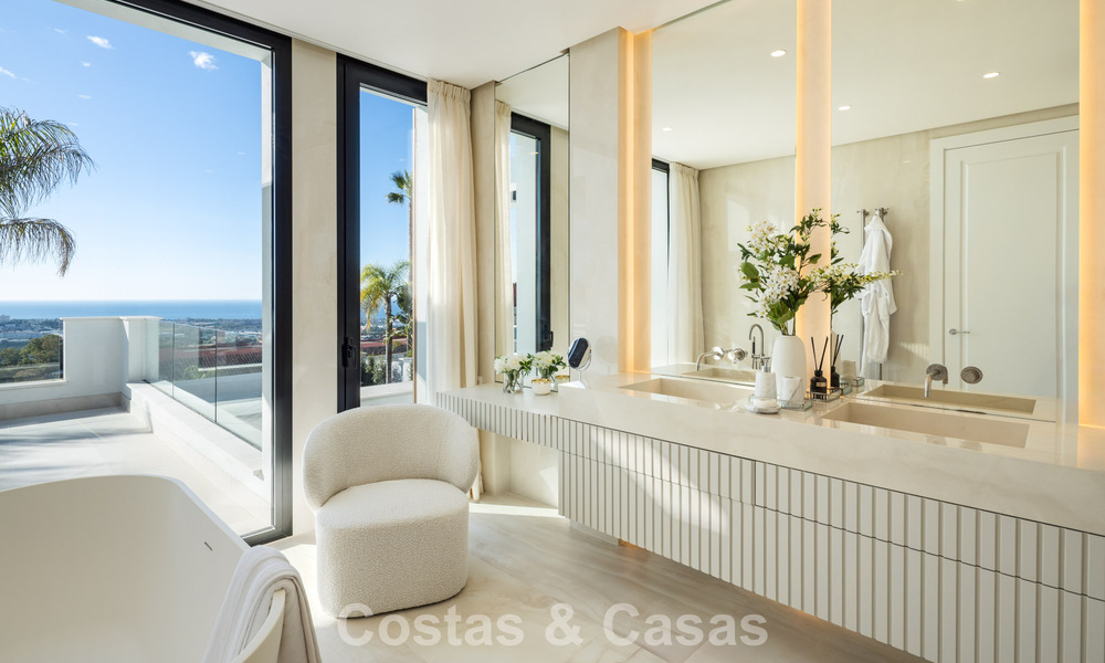 Villa de luxe exclusive à l'architecture andalouse moderne à vendre avec vue panoramique sur la mer à Marbella - Benahavis 781190