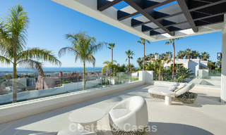 Villa de luxe exclusive à l'architecture andalouse moderne à vendre avec vue panoramique sur la mer à Marbella - Benahavis 781192 