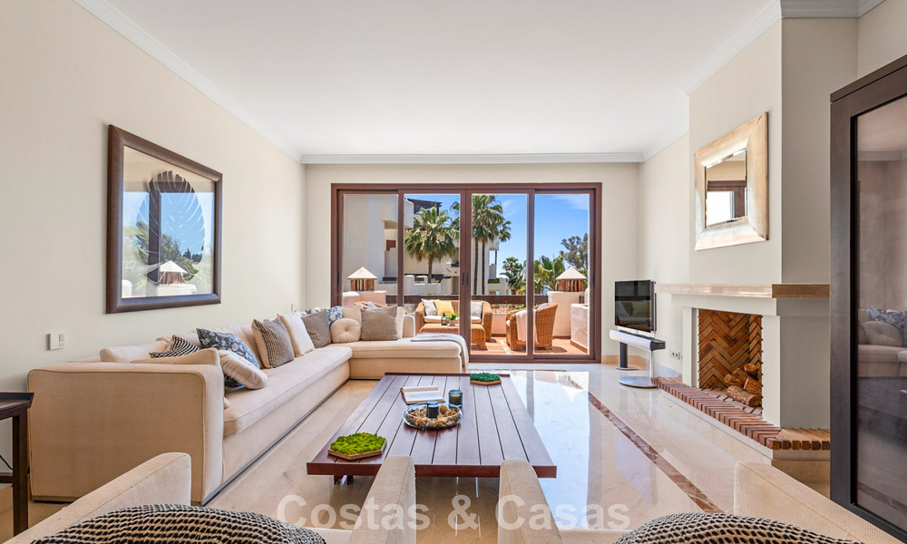 Penthouse de luxe à vendre en bord de mer sur le New Golden Mile, entre Marbella et Estepona 781254