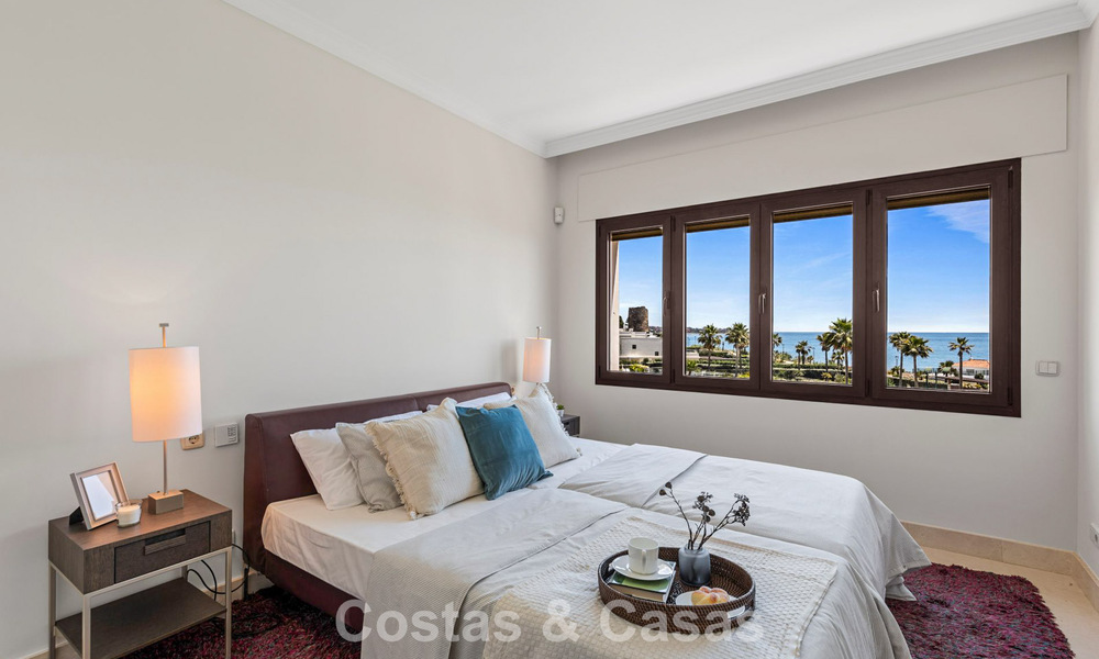 Penthouse de luxe à vendre en bord de mer sur le New Golden Mile, entre Marbella et Estepona 781261