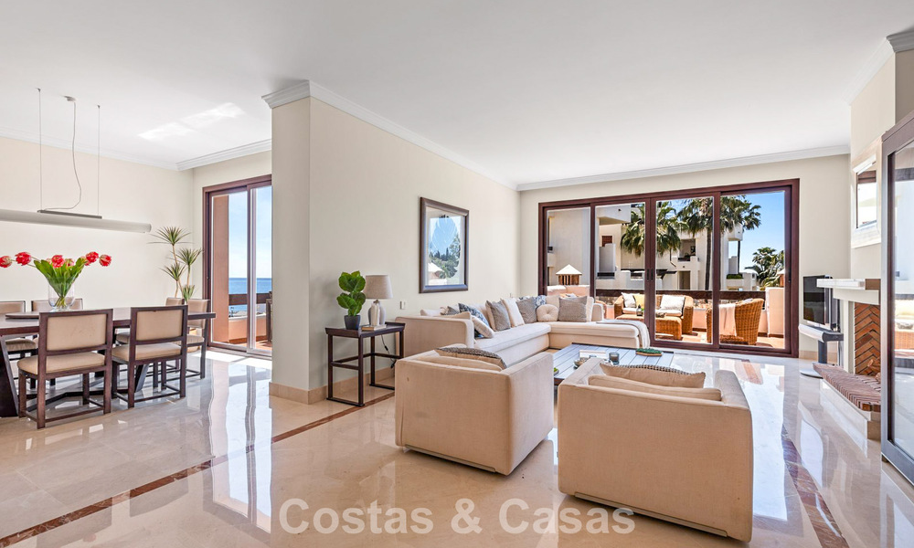 Penthouse de luxe à vendre en bord de mer sur le New Golden Mile, entre Marbella et Estepona 781272