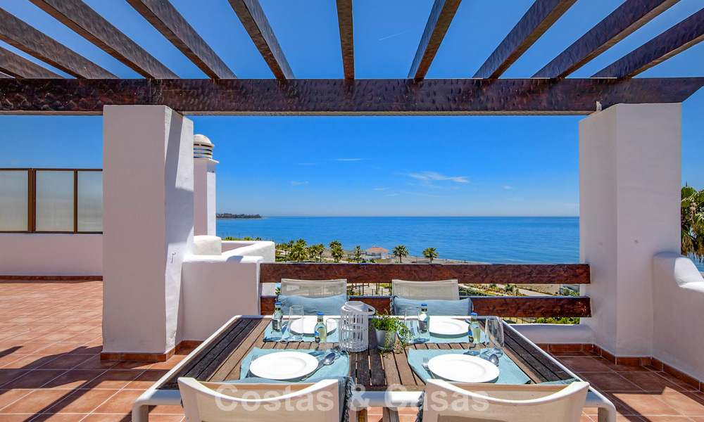 Penthouse de luxe à vendre en bord de mer sur le New Golden Mile, entre Marbella et Estepona 781275