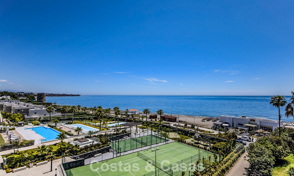 Penthouse de luxe à vendre en bord de mer sur le New Golden Mile, entre Marbella et Estepona 781276