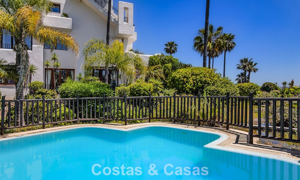 Penthouse de luxe à vendre en bord de mer sur le New Golden Mile, entre Marbella et Estepona 781282