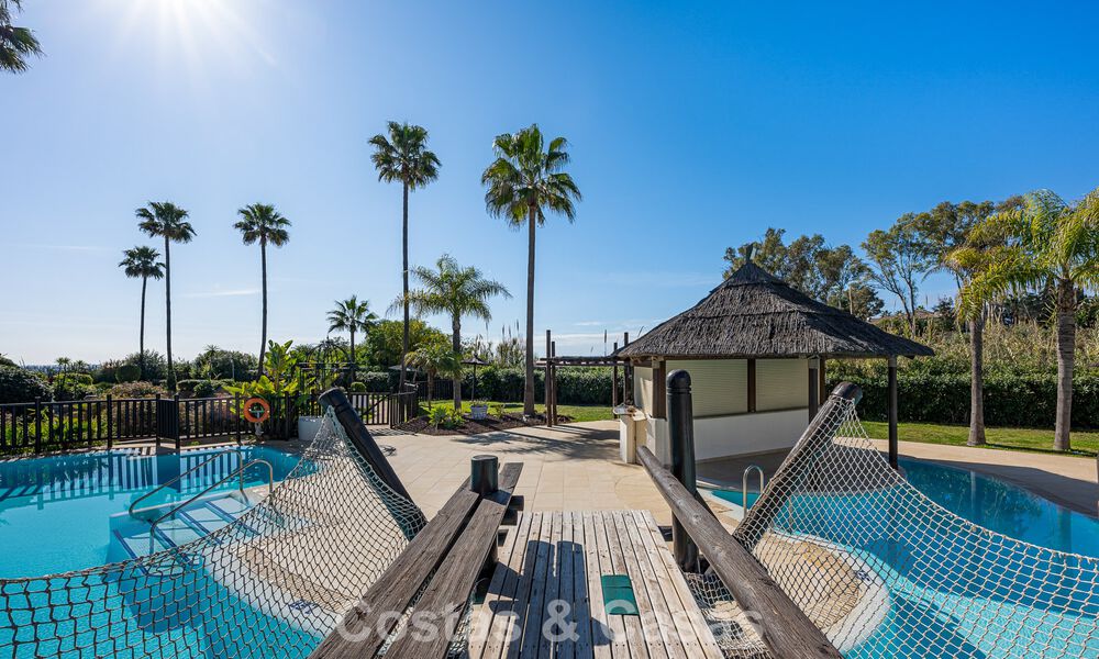Penthouse de luxe à vendre en bord de mer sur le New Golden Mile, entre Marbella et Estepona 795130