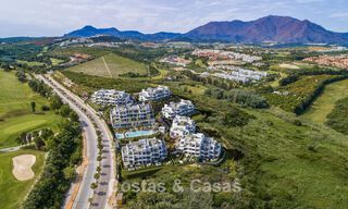 Lancement! Appartements modernes sur plan avec vue sur la mer à vendre à Casares Costa, Costa del Sol 788232 