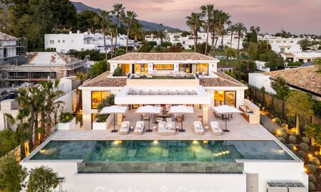 Spectaculaire villa de luxe à vendre dans une urbanisation prisée de Nueva Andalucia, Marbella 781296