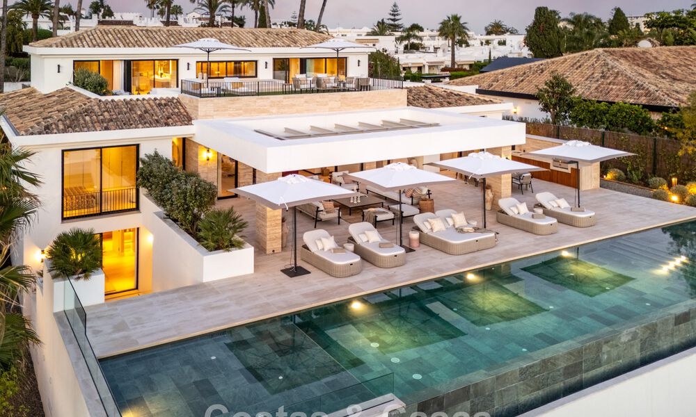Spectaculaire villa de luxe à vendre dans une urbanisation prisée de Nueva Andalucia, Marbella 781297