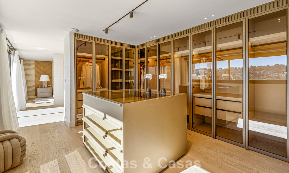 Spectaculaire villa de luxe à vendre dans une urbanisation prisée de Nueva Andalucia, Marbella 781301