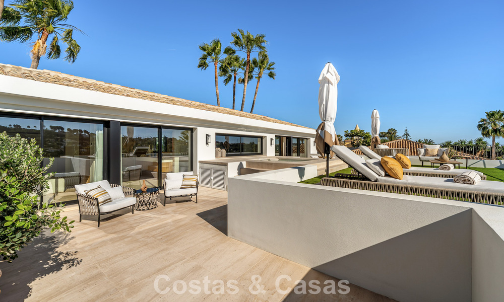 Spectaculaire villa de luxe à vendre dans une urbanisation prisée de Nueva Andalucia, Marbella 781310