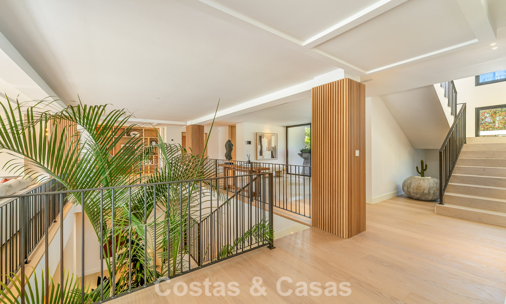 Spectaculaire villa de luxe à vendre dans une urbanisation prisée de Nueva Andalucia, Marbella 781319