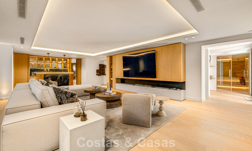 Spectaculaire villa de luxe à vendre dans une urbanisation prisée de Nueva Andalucia, Marbella 781326