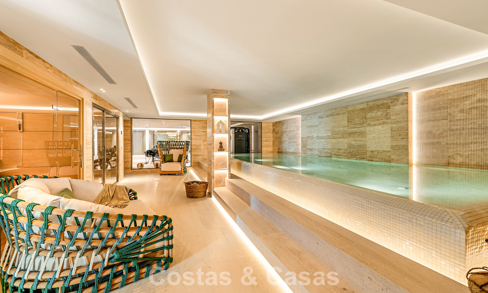 Spectaculaire villa de luxe à vendre dans une urbanisation prisée de Nueva Andalucia, Marbella 781334