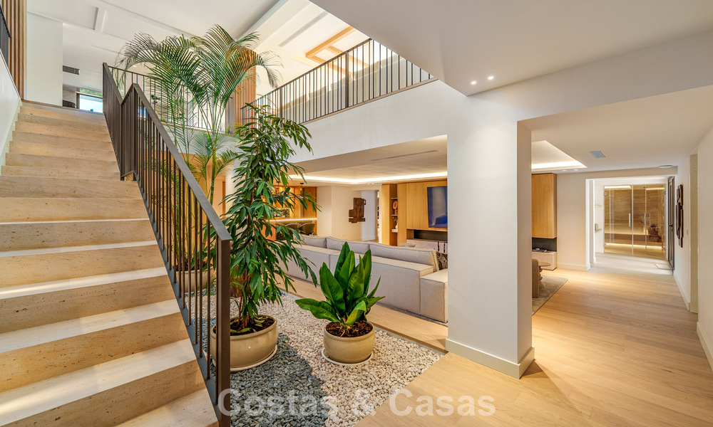 Spectaculaire villa de luxe à vendre dans une urbanisation prisée de Nueva Andalucia, Marbella 781341