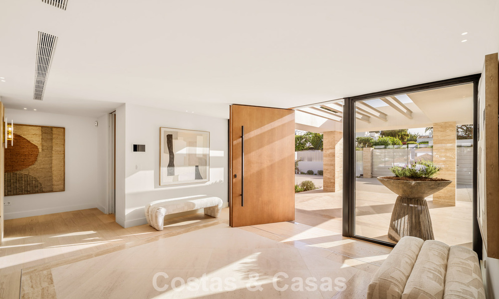 Spectaculaire villa de luxe à vendre dans une urbanisation prisée de Nueva Andalucia, Marbella 781343