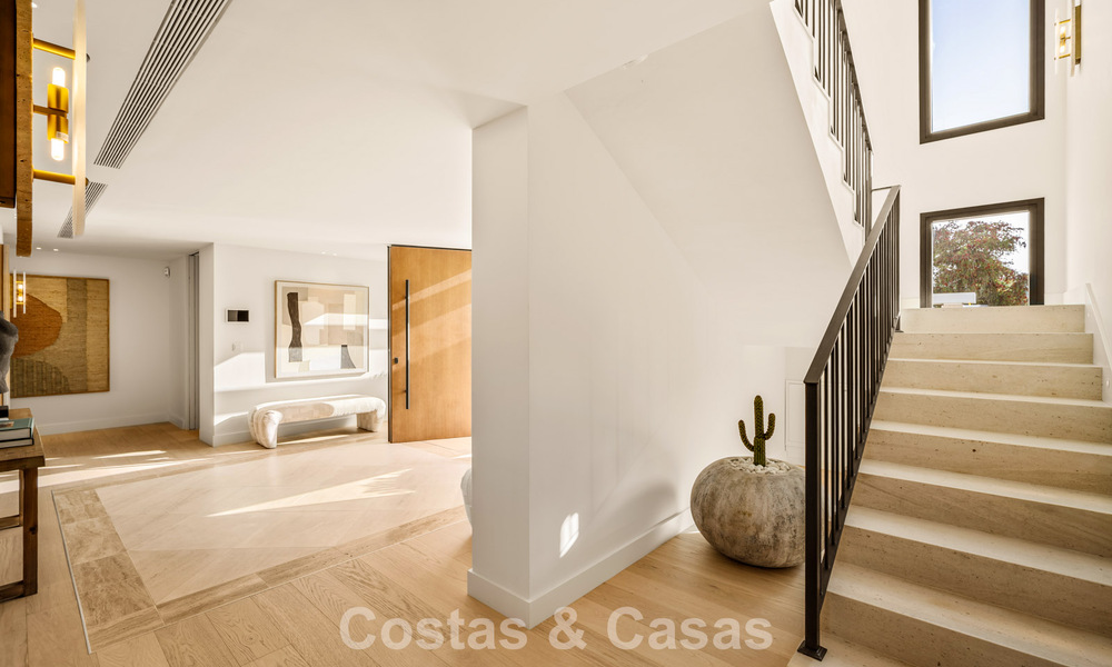 Spectaculaire villa de luxe à vendre dans une urbanisation prisée de Nueva Andalucia, Marbella 781344