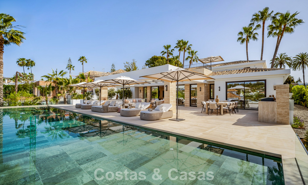 Spectaculaire villa de luxe à vendre dans une urbanisation prisée de Nueva Andalucia, Marbella 781354