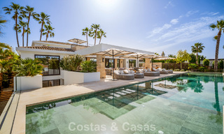 Spectaculaire villa de luxe à vendre dans une urbanisation prisée de Nueva Andalucia, Marbella 781355 