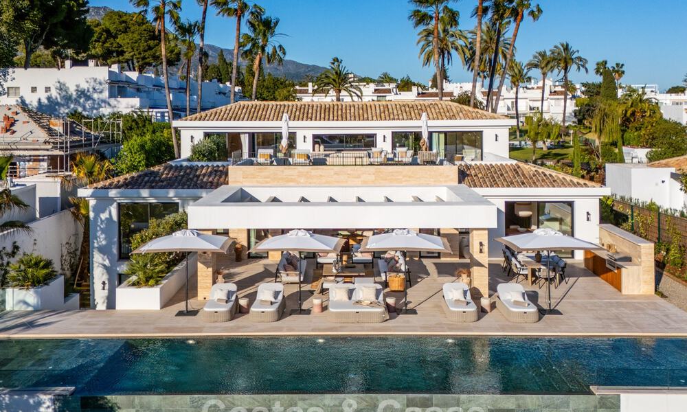 Spectaculaire villa de luxe à vendre dans une urbanisation prisée de Nueva Andalucia, Marbella 781357