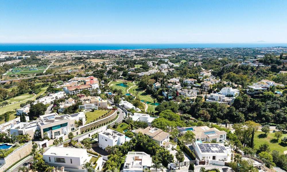 Villa familiale moderniste à vendre, dans un quartier recherché de La Quinta, Marbella - Benahavis 781404