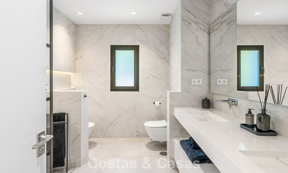 Villa familiale moderniste à vendre, dans un quartier recherché de La Quinta, Marbella - Benahavis 781428