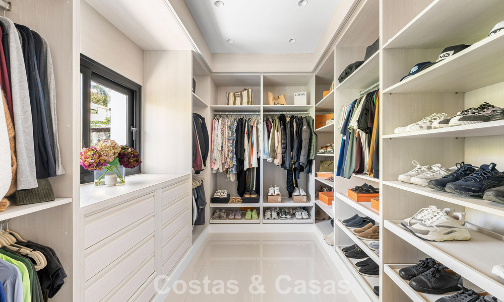 Villa familiale moderniste à vendre, dans un quartier recherché de La Quinta, Marbella - Benahavis 781430