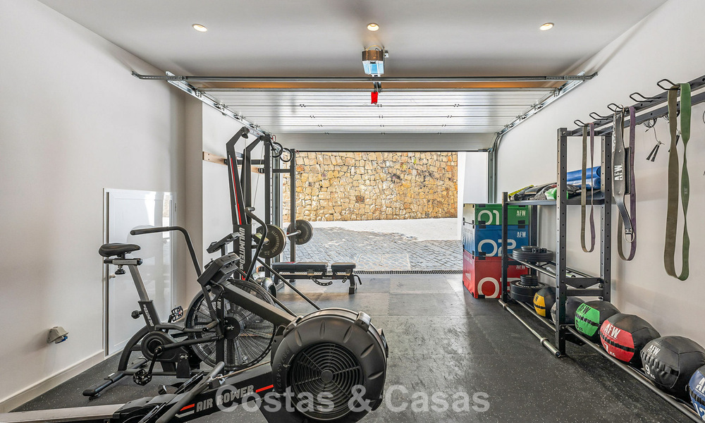 Villa familiale moderniste à vendre, dans un quartier recherché de La Quinta, Marbella - Benahavis 781434